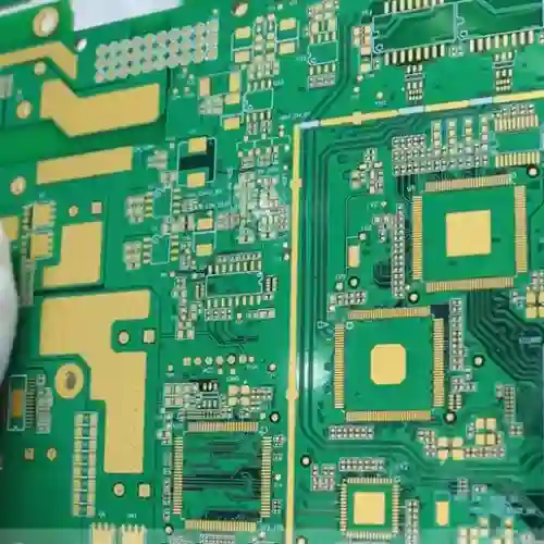 This image highlights testing and inspection equipment used for technical analysis of Rogers PCBs, supporting evaluation of signal performance, impedance control, and reliability in high-frequency applications.