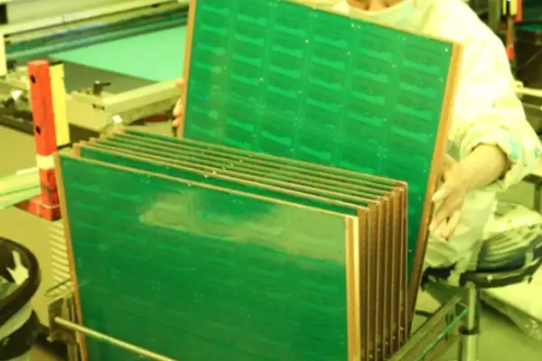 pcb prototype vs mass production differences manufacturing equipment-1