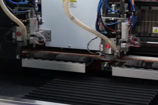 choosing-pcb-assembly-partner manufacturing equipment-1