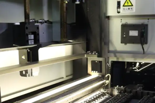 pcb-antenna-design-practical-guide manufacturing equipment-1
